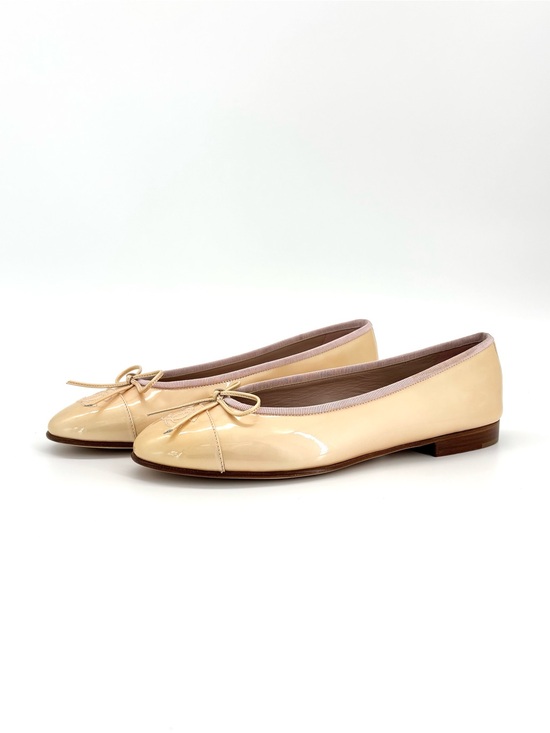 CHANEL Shoes - Chanel Vintage Lagerfeld CC Logo Bow Cap Toe Patent Leather Ballet Flats 38.5